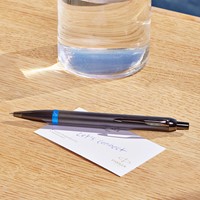 Balpen Parker IM black blue vibrant ring medium blister à 1 stuk-1